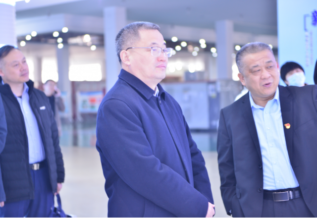 济宁市市场监督管理局局长侯典峰一行莅临半岛集团公司_半岛（中国）调研