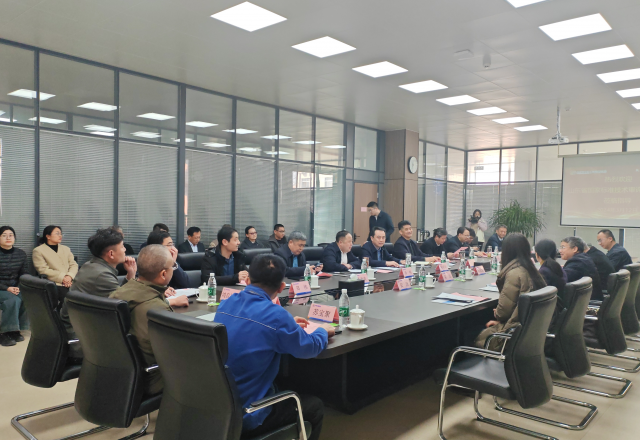 山东国家标准技术审评中心到半岛集团公司_半岛（中国）调研标准化工作