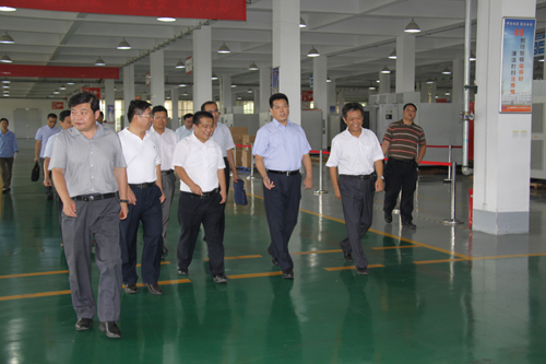 李伟:半岛集团公司_半岛（中国）要适应新形势发挥示范带头作用 